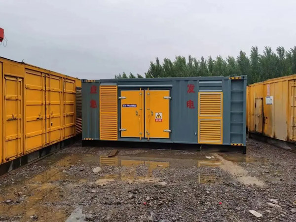 乐都柴油发电机如何判断干式空气滤清器是否需要更换？