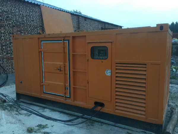 乐都发电机组长期使用中，电缆线的敷设路径有哪些要求？